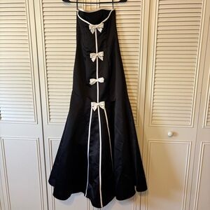 Vintage JESSICA McCLINTOCK  Gunne Sax Black Strapless Gown 3/4